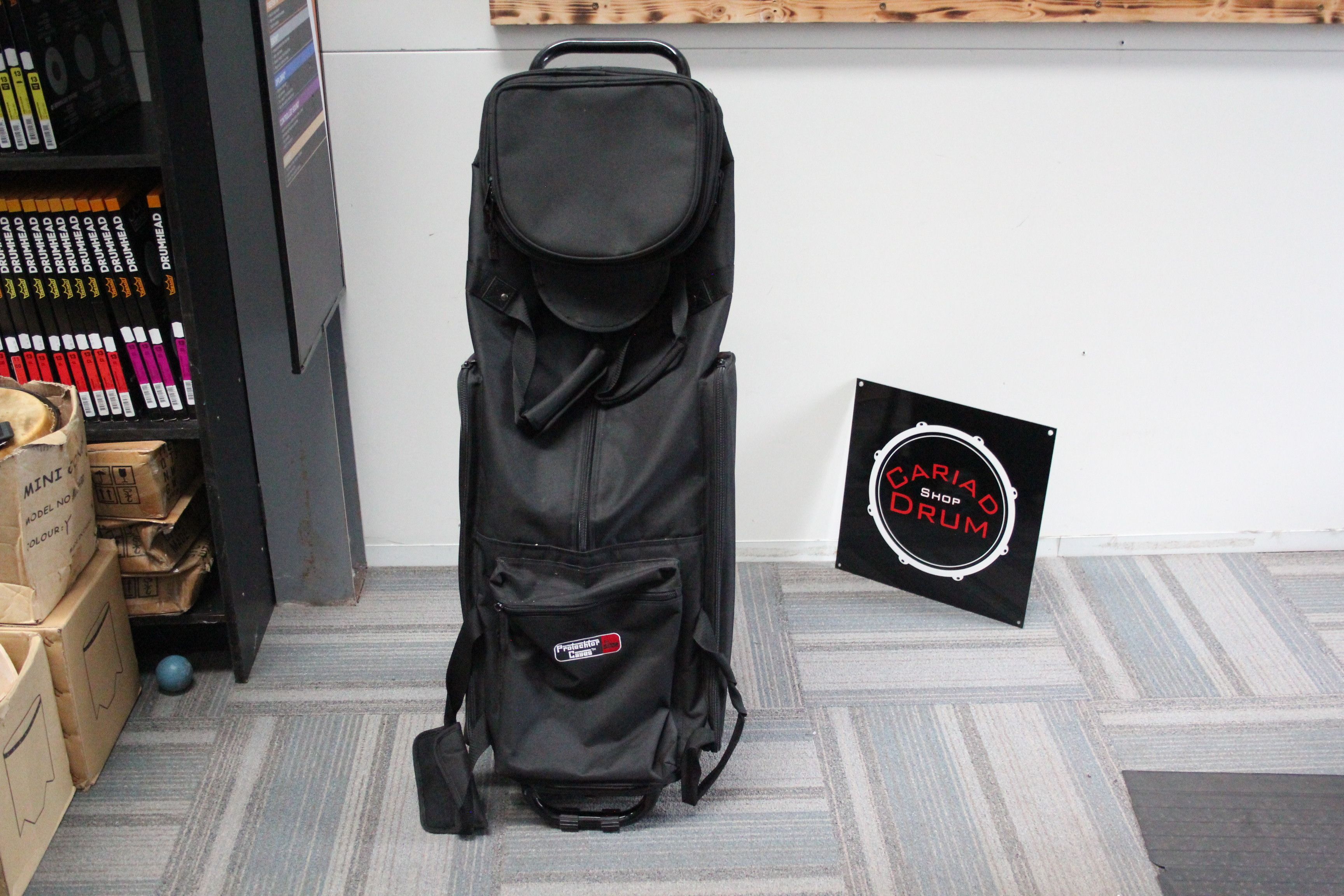 Gator Protector Hardware Case w/Wheels