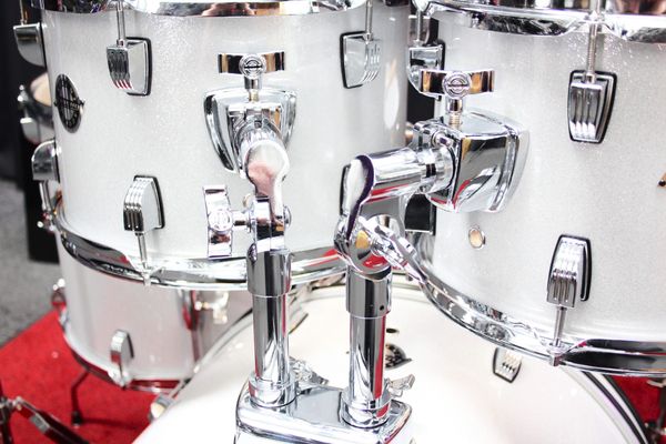 Ludwig Accent Fuse 20" 5pc Converted Low Volume Practice Kit - Silver Sparkle