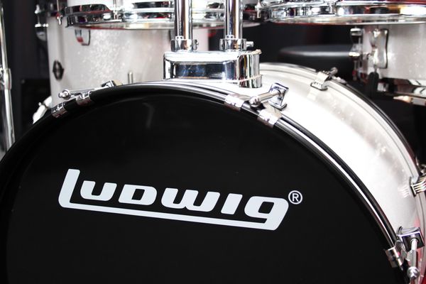 Ludwig Accent Fuse 20" 5pc Drum Kit - Silver Sparkle
