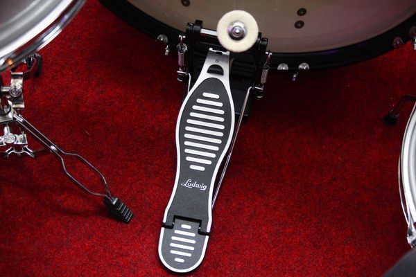 Ludwig Accent Fuse 20" 5pc Drum Kit - Silver Sparkle