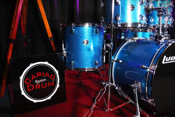 Ludwig Accent Fuse 5pc 20'' Drum Kit w/ Hardware & Cymbals - Blue Sparkle