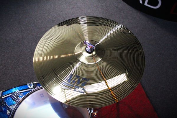 Ludwig Accent Fuse 5pc 20'' Drum Kit w/ Hardware & Cymbals - Blue Sparkle