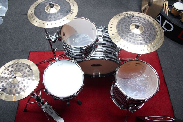 Ludwig Classic Maple FAB Shell Pack - Digital Black Sparkle