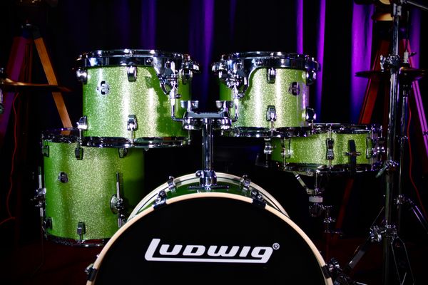 Ludwig Element Evolution 5pc 20” Drum Kit w/ Hardware & Cymbals - Mint Sparkle