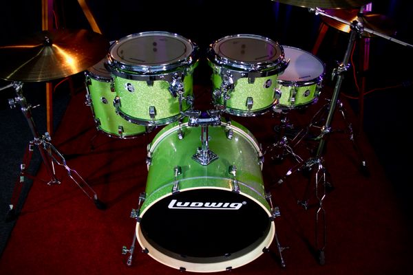 Ludwig Element Evolution 5pc 20” Drum Kit w/ Hardware & Cymbals - Mint Sparkle