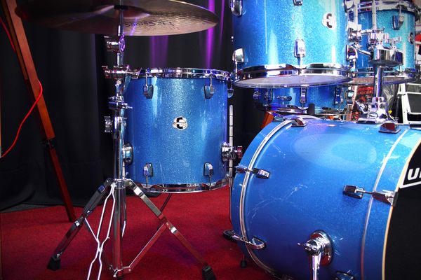 Ludwig Element Evolution 5pc Drum Kit w/ Cymbals & Hardware - Blue Sparkle