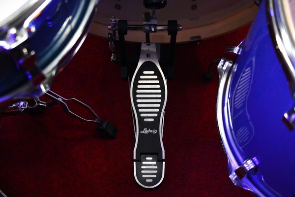 Ludwig Element Evolution 5pc Drum Kit w/ Cymbals & Hardware - Blue Sparkle