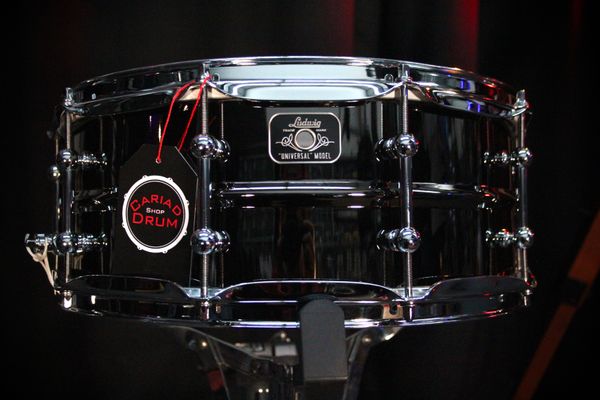 Ludwig Universal Series 14” x 5.5” Black Nickel Over Brass Snare Drum