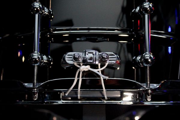 Ludwig Universal Series 14” x 5.5” Black Nickel Over Brass Snare Drum