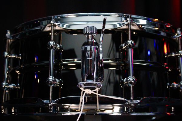 Ludwig Universal Series 14” x 5.5” Black Nickel Over Brass Snare Drum