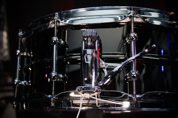 Ludwig Universal Series 14” x 5.5” Black Nickel Over Brass Snare Drum