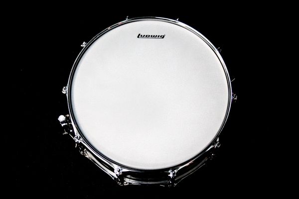 Ludwig Universal Series 14” x 5.5” Black Nickel Over Brass Snare Drum