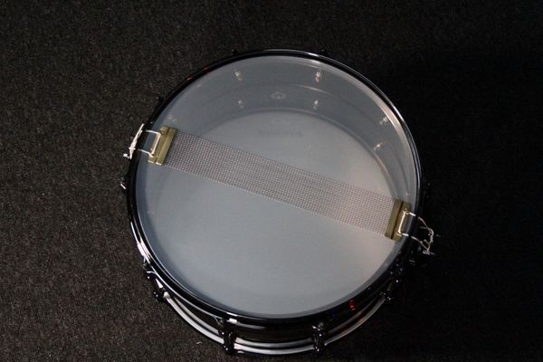 Ludwig Universal Series 14” x 6.5” Black Nickel Over Brass Snare w/ Black Nickel Hardware