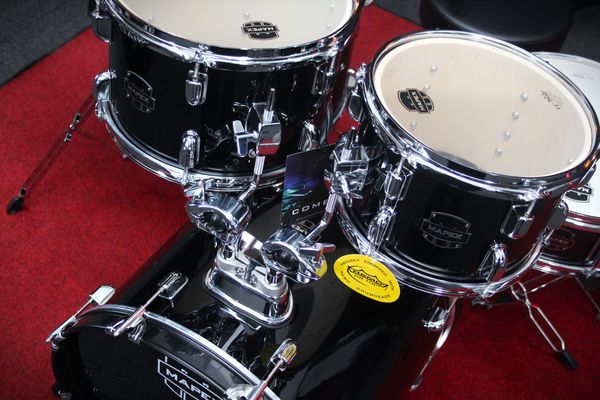Mapex Comet Fusion 18" 5pc Drum Kit w/hardware - Dark Black