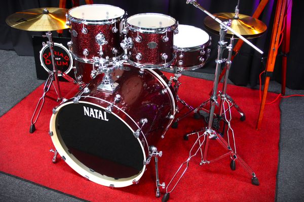Natal Arcadia 5pc 22'' Drum Kit w/hardware - Burgundy Sparkle