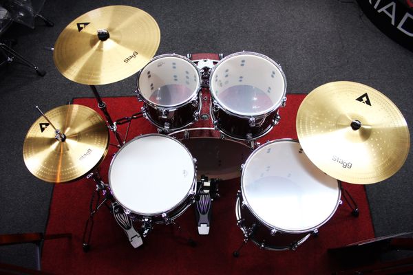 Natal Arcadia 5pc 22'' Drum Kit w/hardware - Burgundy Sparkle