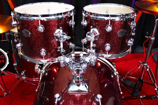Natal Arcadia 5pc 22'' Drum Kit w/hardware - Burgundy Sparkle