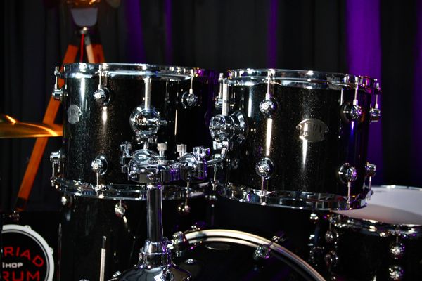 Natal Arcadia 5pc 22” Drum Kit w/Hardware - Black Sparkle