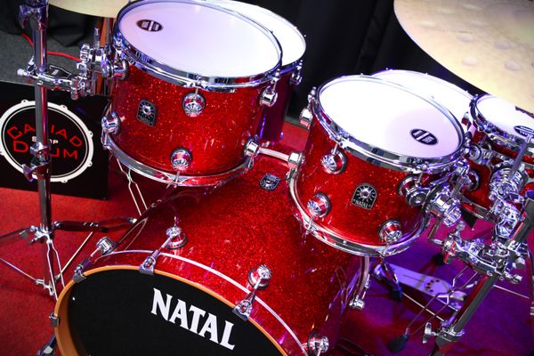 Natal Originals Maple 22'' 4pc Shell Pack w/ extra 8'' Tom & 14'' Snare - Red Sparkle