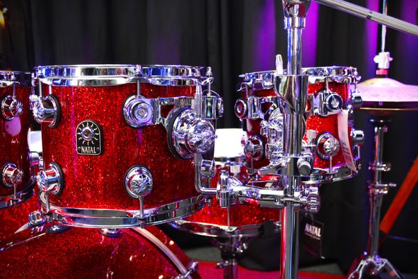 Natal Originals Maple 22'' 4pc Shell Pack w/ extra 8'' Tom & 14'' Snare - Red Sparkle