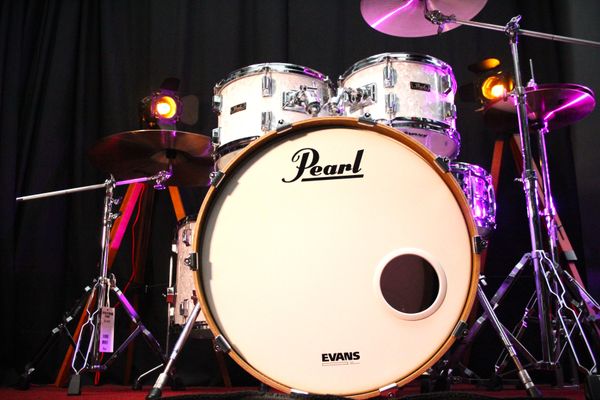 Pearl Fibreskin 4pc 22'' - White Marine Pearl