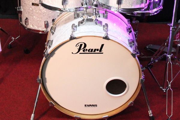 Pearl Fibreskin 4pc 22'' - White Marine Pearl