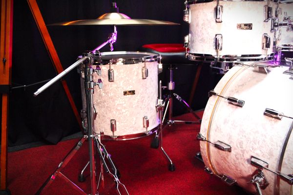 Pearl Fibreskin 4pc 22'' - White Marine Pearl