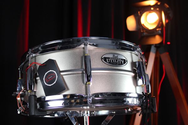 Pearl Modern Utility 14" x 5.5" Snare Drum - Textured Steel