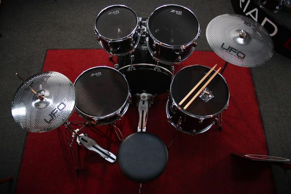 Stealth Low Volume Mapex Comet Fusion 18" 5pc Kit w/hardware - Dark Black