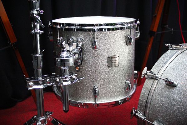 Yamaha Maple Custom Absolute 3pc 20'' Shell Pack - Silver Glitter